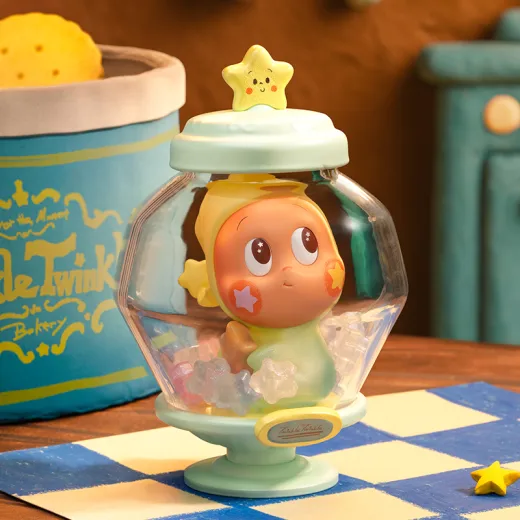 Twinkle Twinkle Star Candy figure in a candy jar, official Savor the Moment product photograph